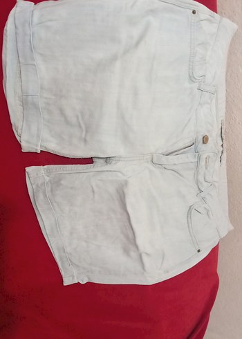 Beyaz Pamuklu Rahat Kesim Mini Kot Şort - Görsel 2