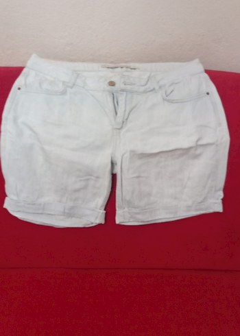 Beyaz Pamuklu Rahat Kesim Mini Kot Şort - Görsel 3