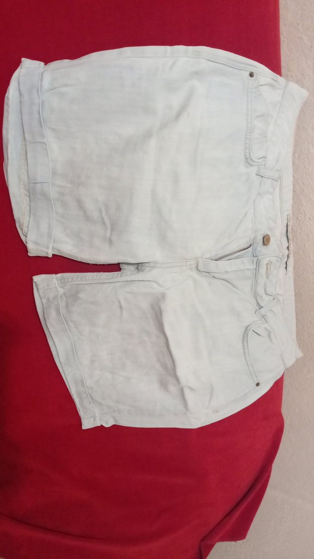 Beyaz Pamuklu Rahat Kesim Mini Kot Şort - Görsel 2