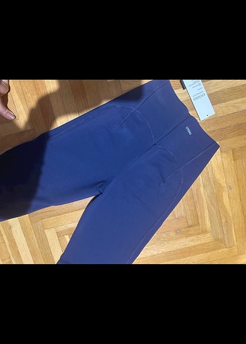 OYSHO compressive raise up İspanyol paça pantolon - Görsel 4