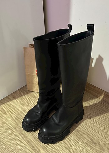 Siyah Diz Boyu Lastik Çizme Stiletto Topuklu