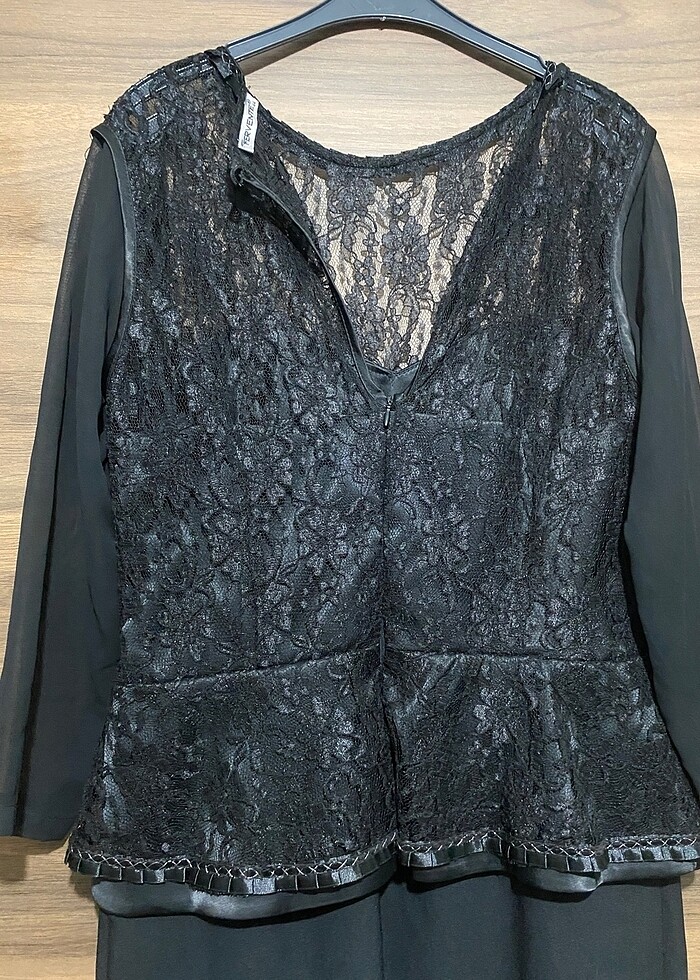 Siyah güpür kalem elbise - Görsel 4