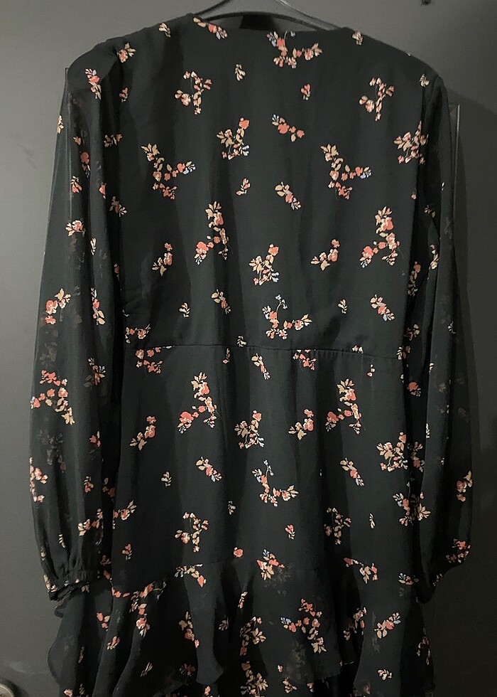 Şifon çiçekli mini elbise - Görsel 2