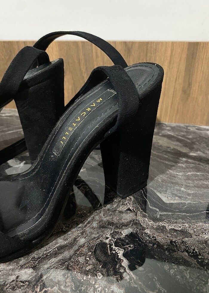 Siyah Topuklu Ayakkabı - Görsel 2