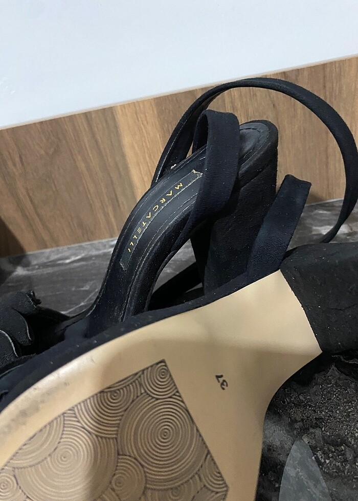 Siyah Topuklu Ayakkabı - Görsel 3