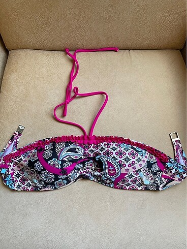 Penti bikini üstü