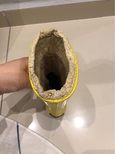 28 Beden sarı Renk İgor marka içi tüylü çizme