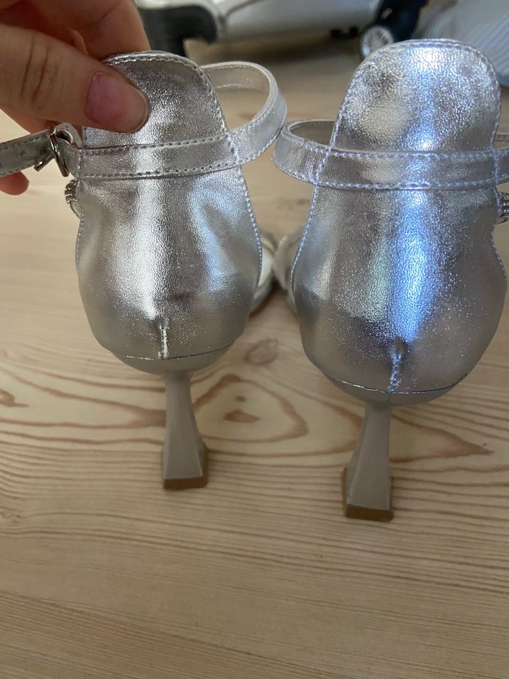 Topuklu ayakkabı - Görsel 3