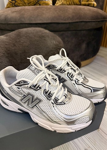 New Balance 42