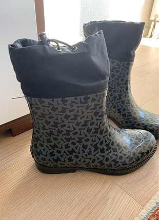 Dkny yağmur botu
