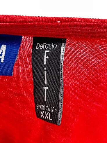 xxl Beden kırmızı Renk Defacto T-shirt %70 İndirimli.
