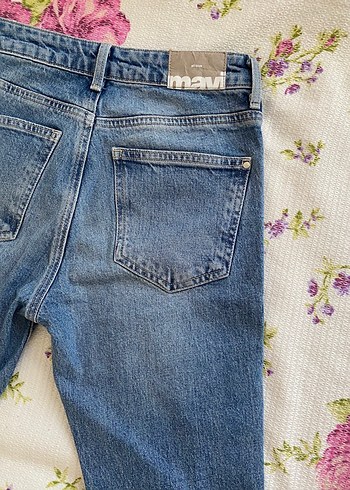 Mavi Jeans Kadın Mavi Denim Yırtık Detaylı Jean