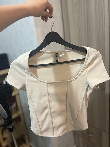 H&M korse tişört