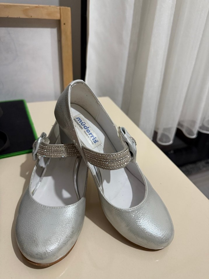 Kız Çocuk Beyaz Tokalı Babet - Görsel 3