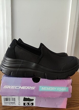 Skechers 39