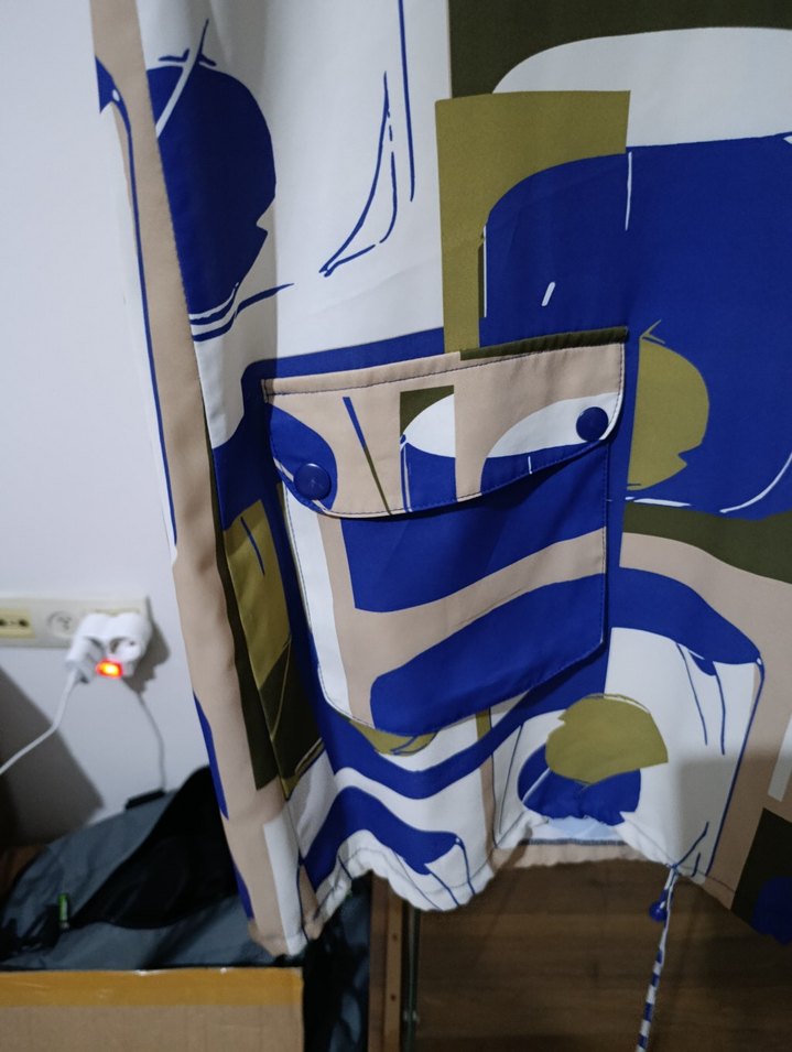 Renkli Kapüşonlu Uzun Kadın Yağmurluk - Görsel 3