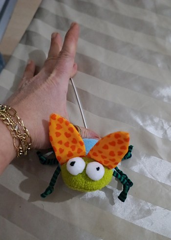 Renkli Peluş Oyuncak Böcek ipi çekince titreşimle hareket ediyor - Görsel 2