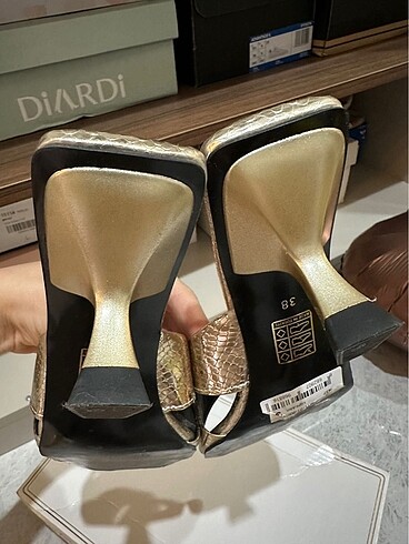 38 Beden Gold terlik