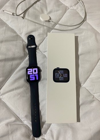 Apple Watch SE 2. Nesil 44 mm