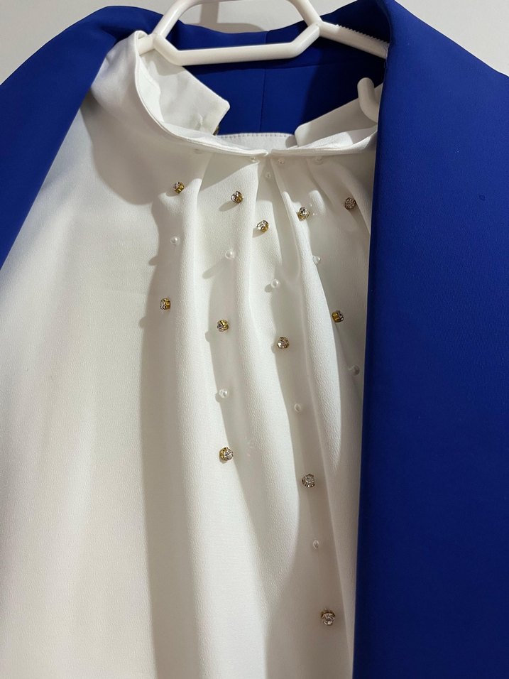 Düğmeli Mavi yelek ve gömlek - Görsel 4