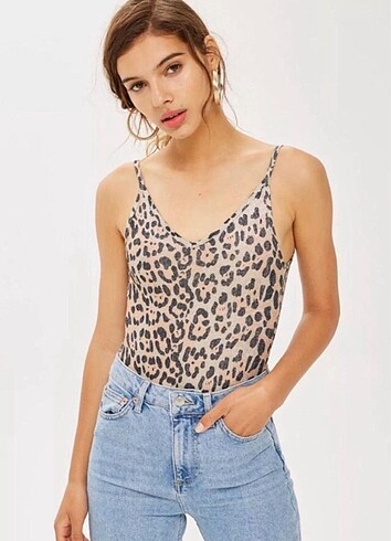 Topshop leopar desenli askılı bluz