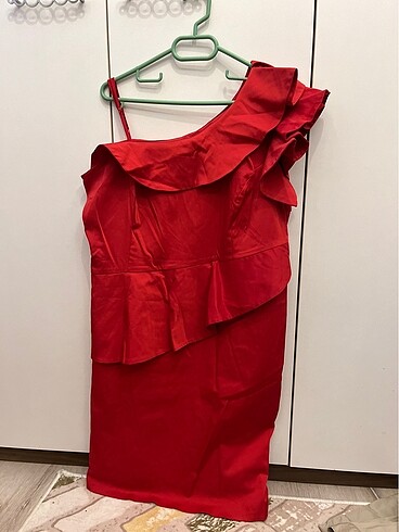48 Beden Kırmızı abiye elbise