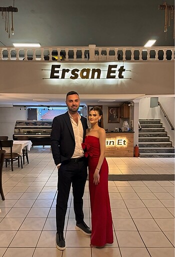Elbisem müthiş bir defa giydim