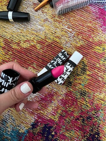 Beden çeşitli Renk AVON MARK RUJLAR