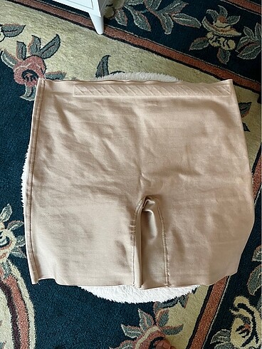Ten renginde şort korse