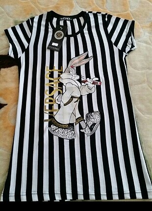 Etiketli Versace T-shirt
