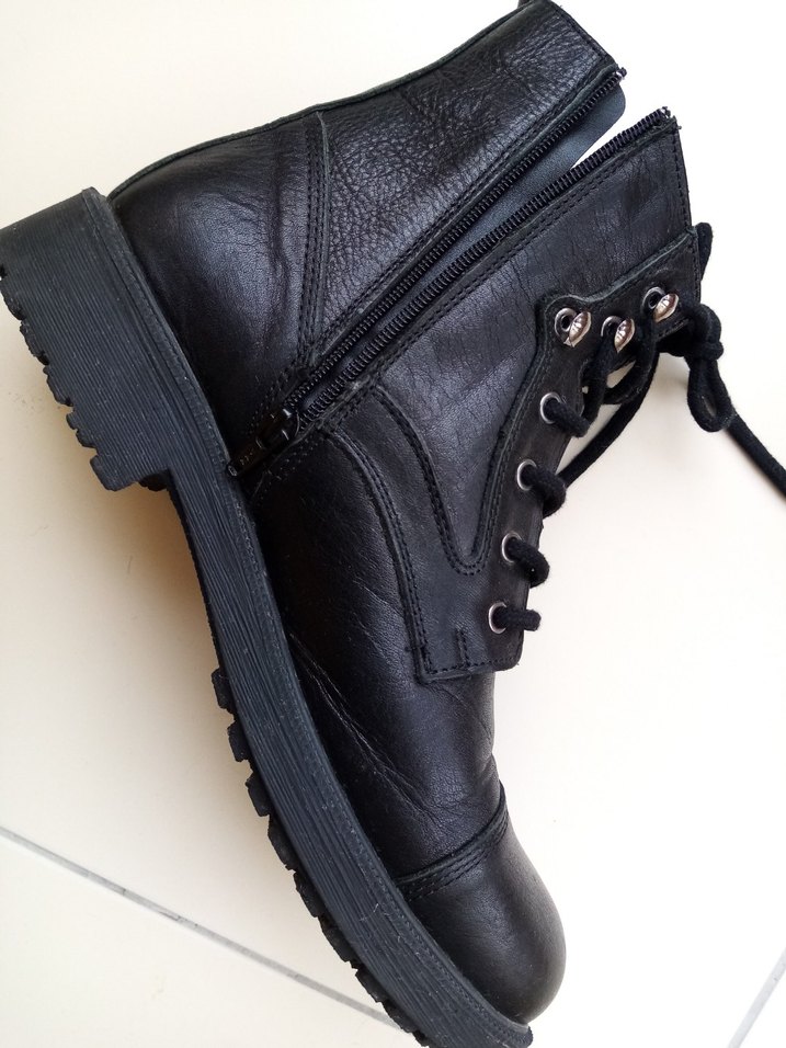 Siyah Deri Tokalı Erkek Bot - Görsel 3