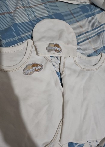 Beyaz Pamuklu Bebek  Body ve Şapka - Görsel 2