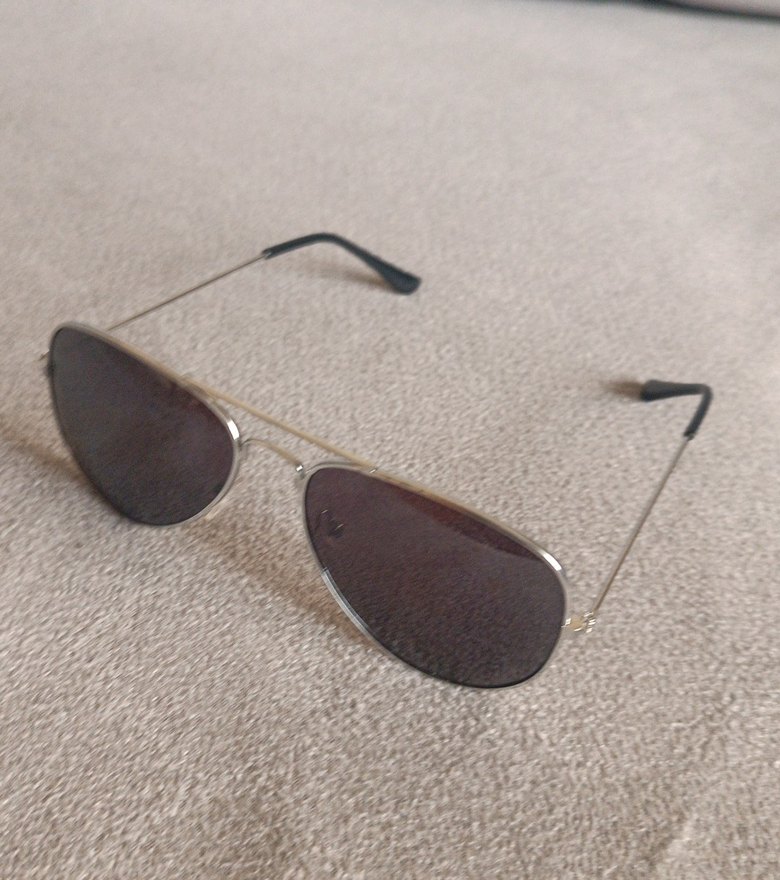 Gri Minimalist Kadın Güneş Gözlüğü - Görsel 4