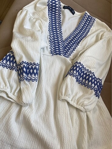 Nakış işlemeli bluz - Görsel 2