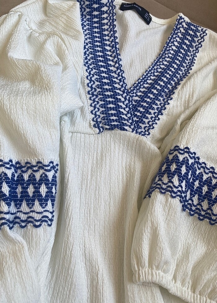 Nakış işlemeli bluz - Görsel 4