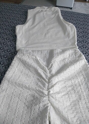 LTB Ltb şort ve crop bluz krem rengi ikiside