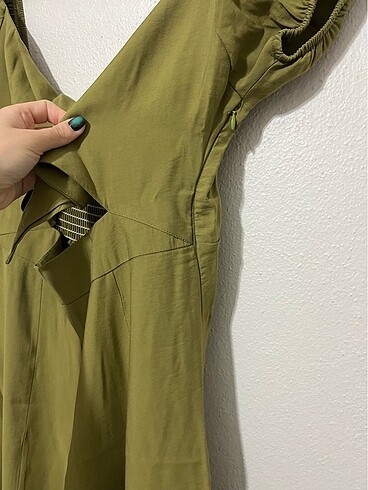 BSL FASHION Yağ yeşili göğsü bağlamalı kısa kollu midi elbise