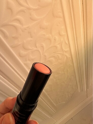 Beden Kiko velvet touch 02 stick allık