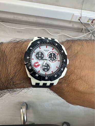 Swatch chrono saat