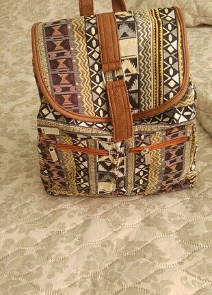 Kilim desenli sırt çantası