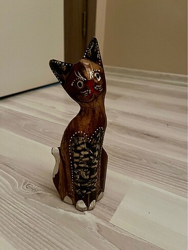Ahşap kedi