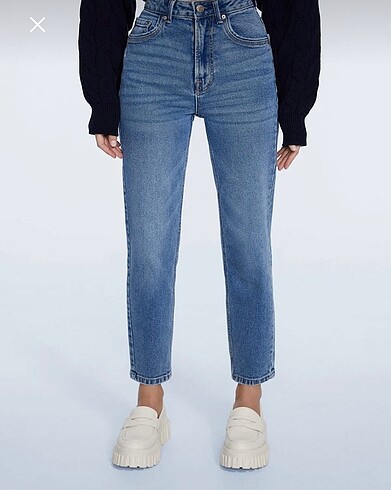 Slim fit mom jean