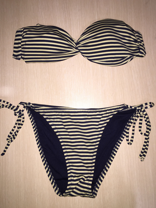 Çizgili bikini