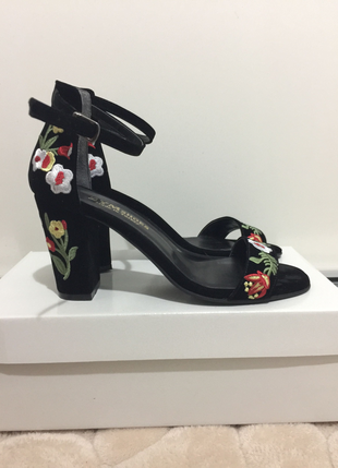 Dolce gabbana heel 