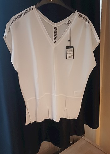 V Yaka Beyaz Kadın Bluz - Görsel 2