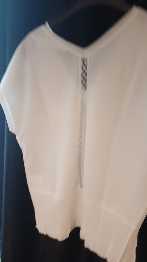 V Yaka Beyaz Kadın Bluz - Görsel 3