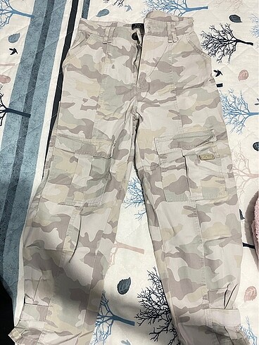 Bershka Asker pantolon