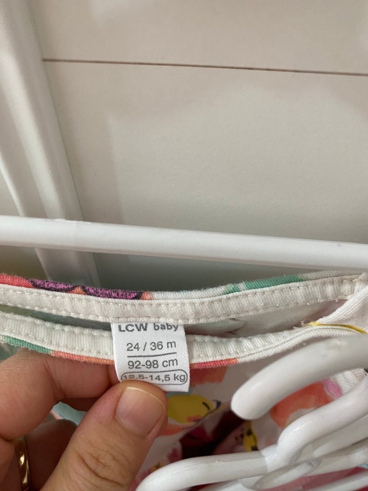 Kız Çocuk Renkli Baskılı Askılı Elbise - Görsel 2