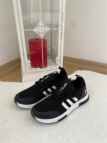 Adidas yazlık spor ayakkabı