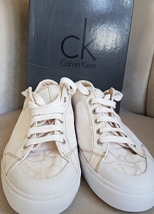 Calvin klein giselle 